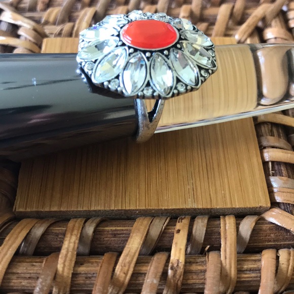 CLUB MONACO|SILVER STATEMENT RING - Picture 3 of 11